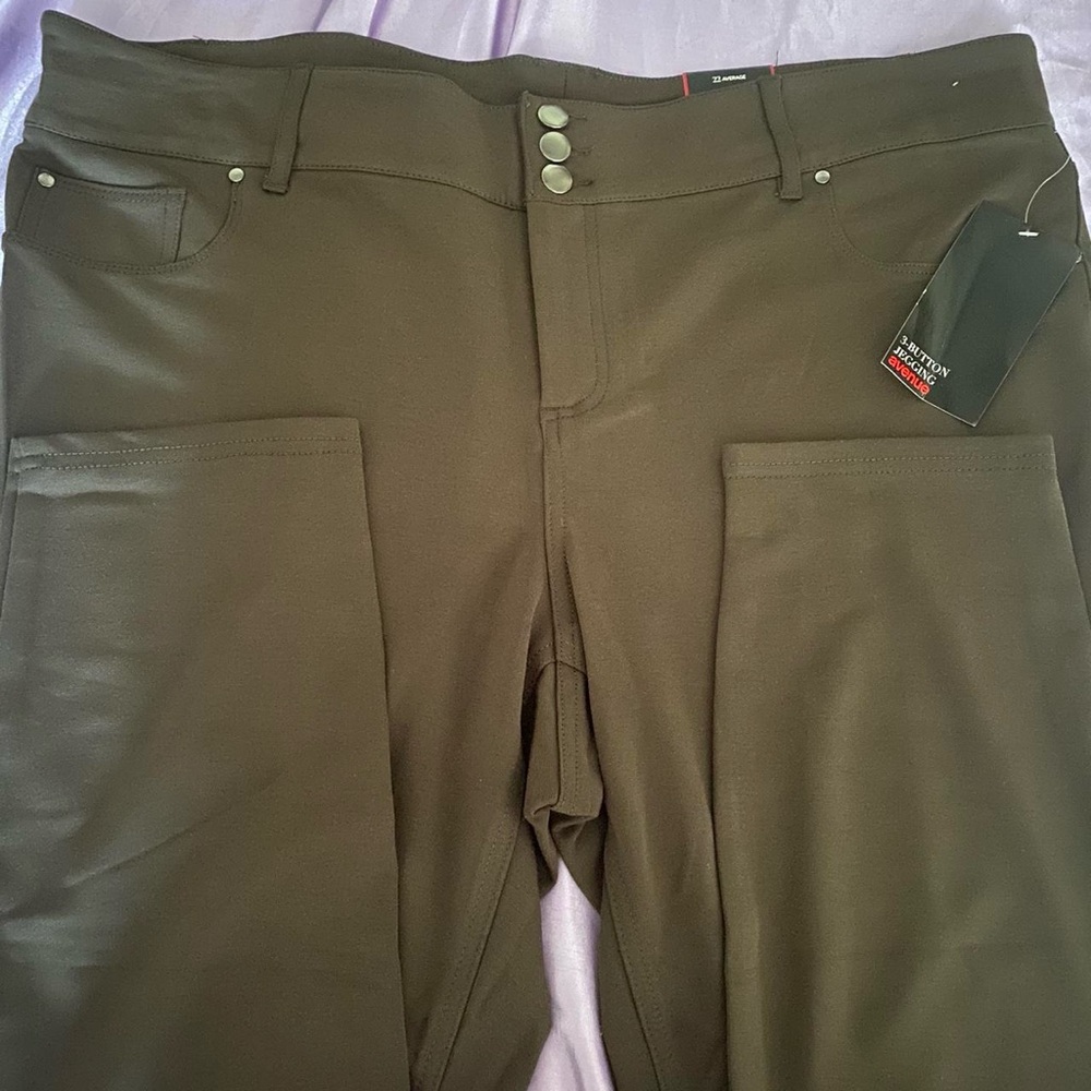 3-Button Jegging - Picture 3 of 6